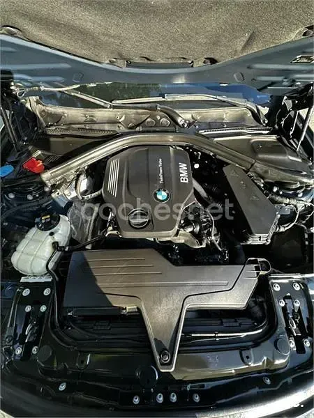 Usado BMW 318 150 CV (110 kW) 2017 Azul Familiar