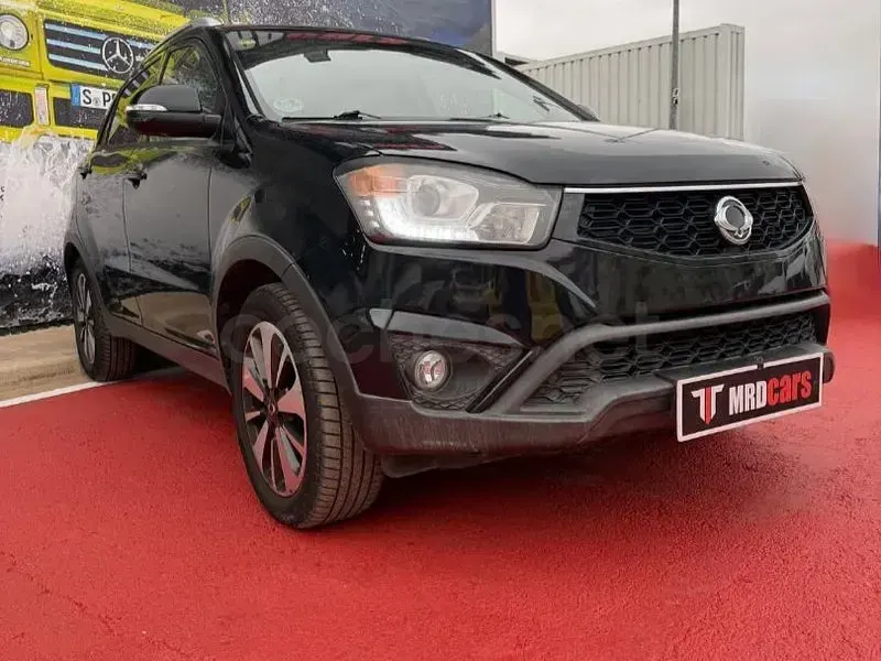 Usado SsangYong Korando Limited 175 CV (128 kW) 2015 Negro SUV
