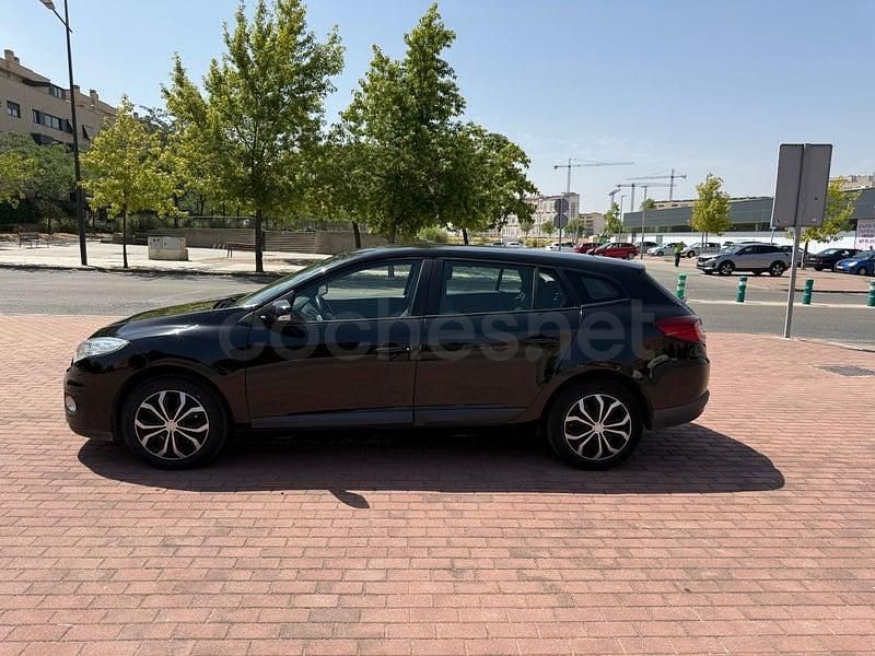 Usado Renault Mégane GrandTour Dynamique 110 CV (80 kW) 2014 Negro Familiar