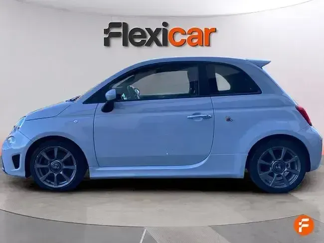 Usado Abarth 595 165 CV (121 kW) 2022 Gris / plata Berlina