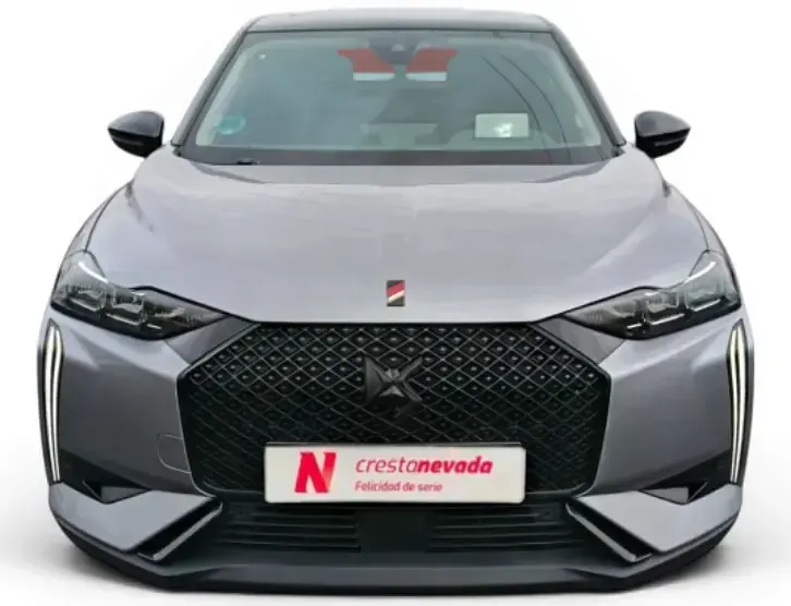 Usado DS Automobiles DS3 Crossback Performance 131 CV (96 kW) 2023 Gris / plata SUV
