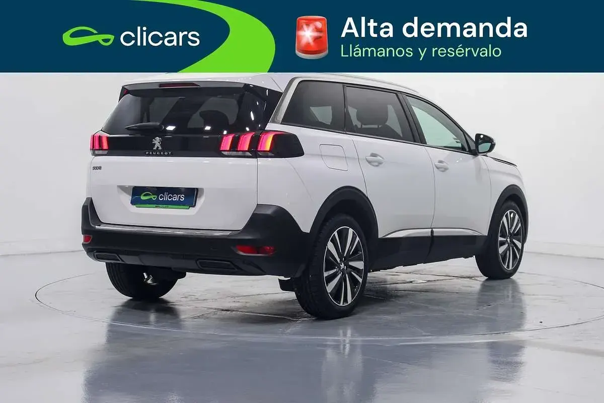 Usado Peugeot 5008 Allure 131 CV (96 kW) 2018 Blanco SUV