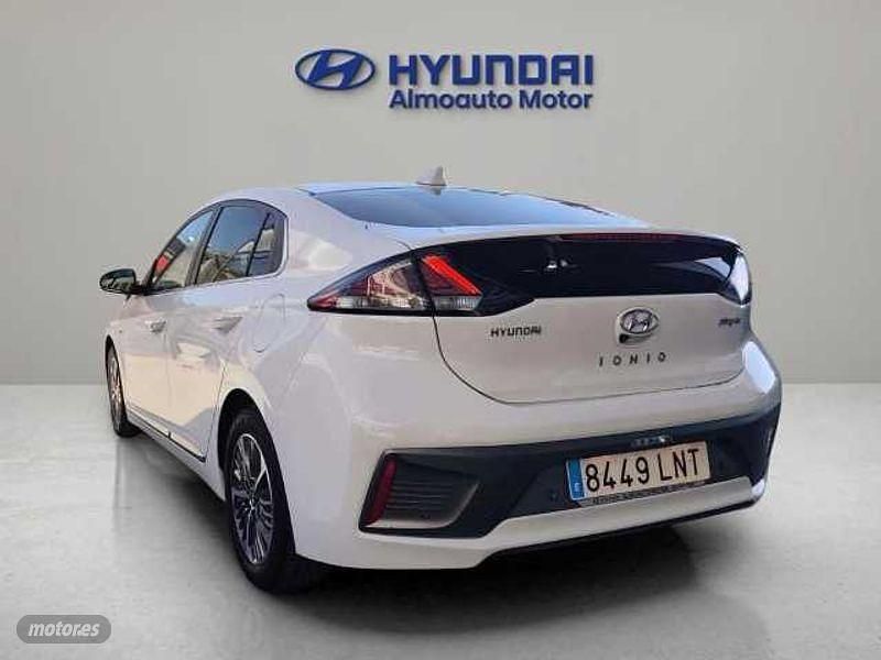 Usado Hyundai Ioniq 141 CV (103 kW) 2021 Polar white Utilitario
