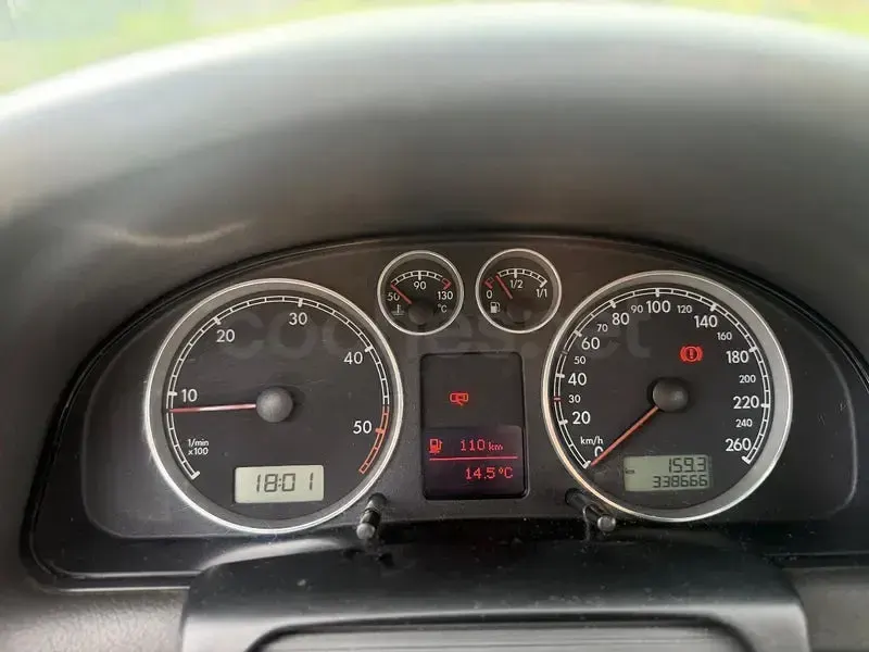 Usado VW Passat Comfortline 130 CV (95 kW) 2004 Blanco Berlina