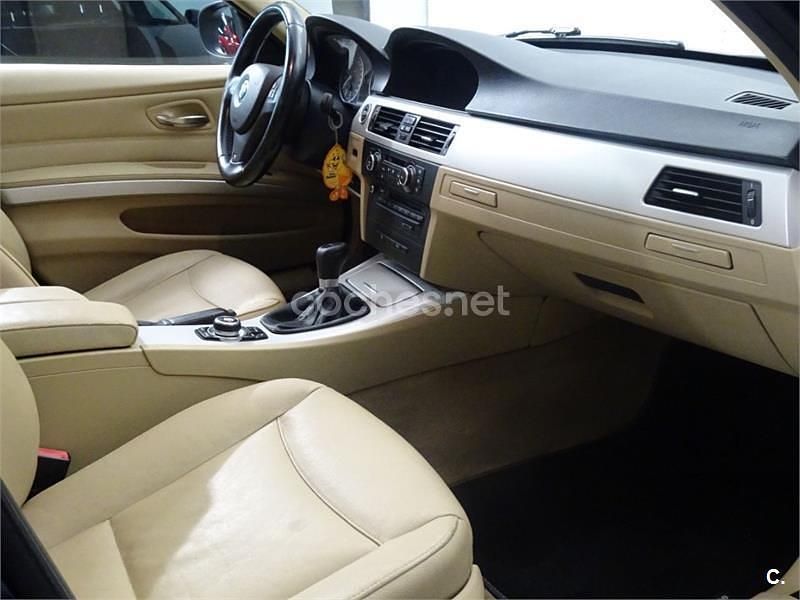 Usado BMW 320 177 CV (130 kW) 2011 Azul Familiar