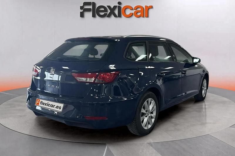 Usado Seat Leon ST Style 116 CV (85 kW) 2018 Azul Familiar