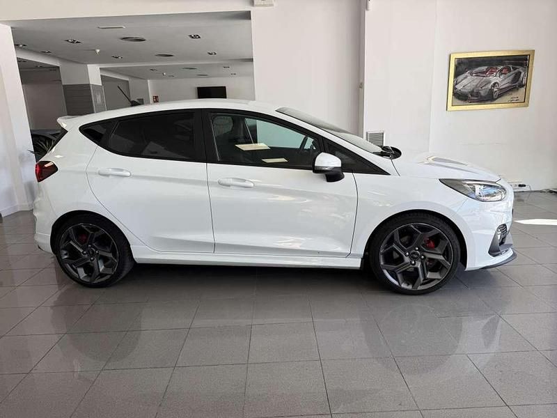 Usado Ford Fiesta ST 200 CV (147 kW) 2023 Blanco Utilitario