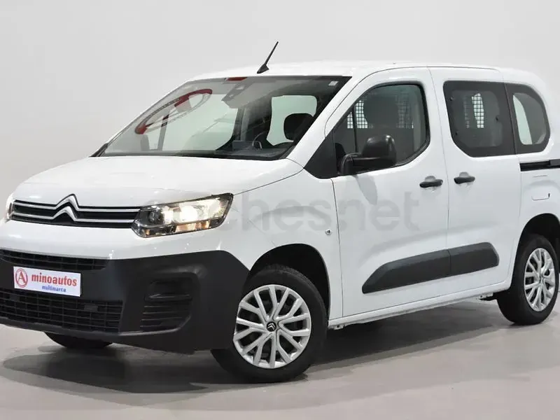 Usado Citroën Berlingo Live 102 HP (75 kW) 2023 Branco Monovolume