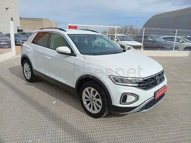 Usado VW T-Roc Life 150 CV (110 kW) 2023 Blanco SUV