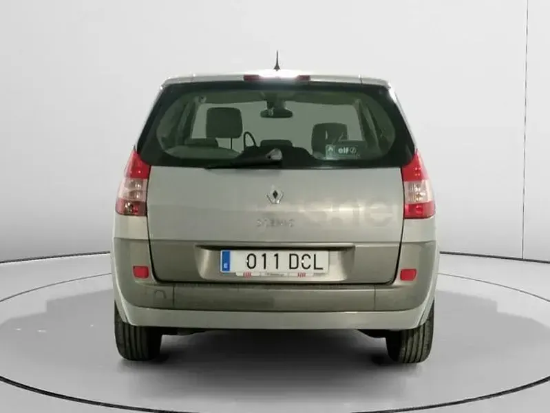 Usado Renault Grand Scénic Privilege 120 CV (88 kW) 2004 Beige Monovolumen