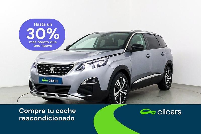 Usado Peugeot 5008 Allure 130 CV (95 kW) 2020 Gris / plata SUV