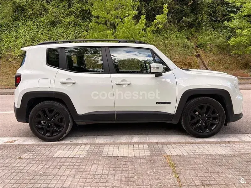 Usado Jeep Renegade Night Eagle 120 CV (88 kW) 2019 Blanco SUV