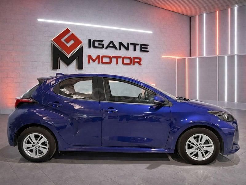 Usado Toyota Yaris Edition 125 CV (91 kW) 2021 Azul Berlina
