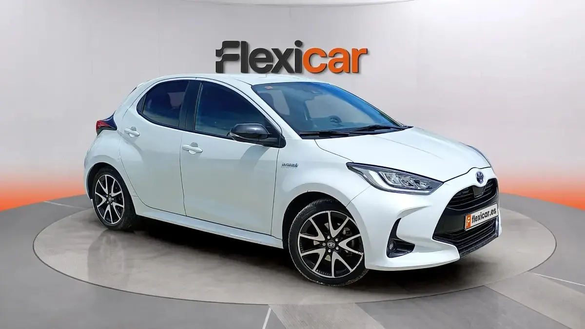 Usado Toyota Yaris Hybrid Style 116 CV (85 kW) 2021 Berlina