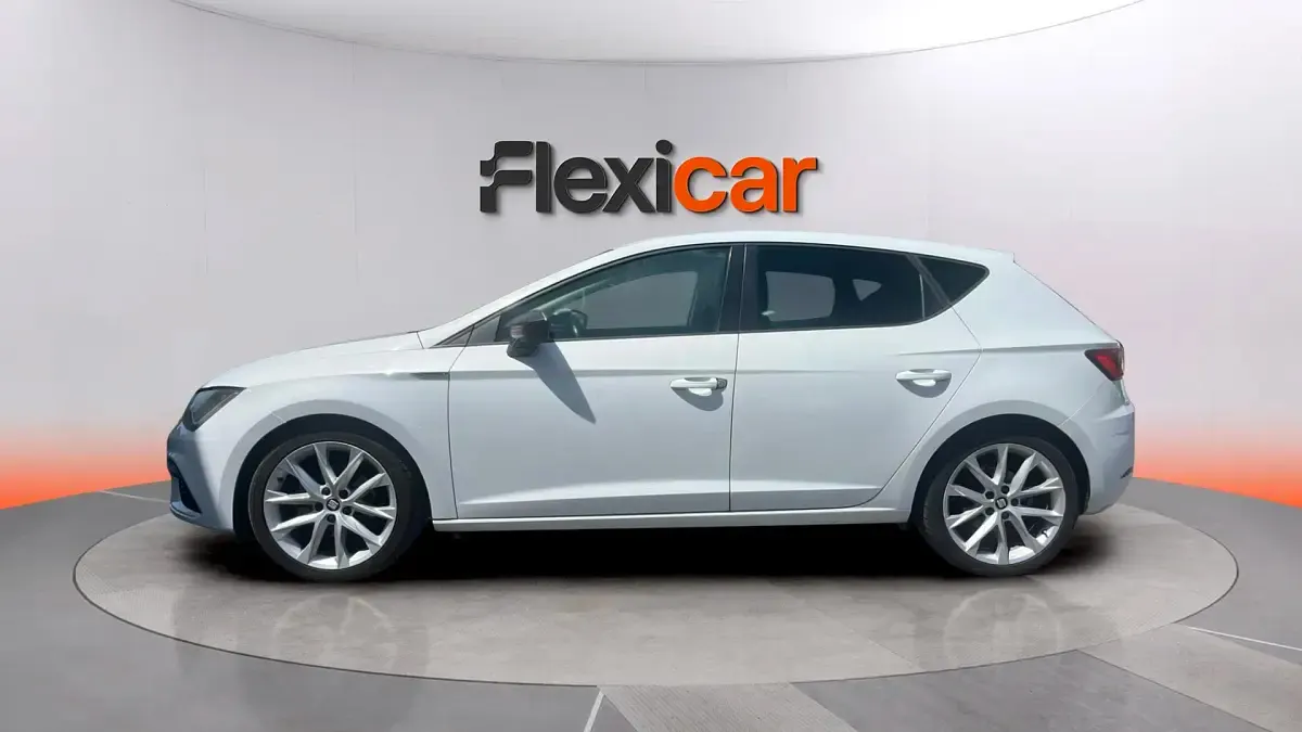 Usado Seat Leon FR 150 CV (110 kW) 2018 Blanco Berlina