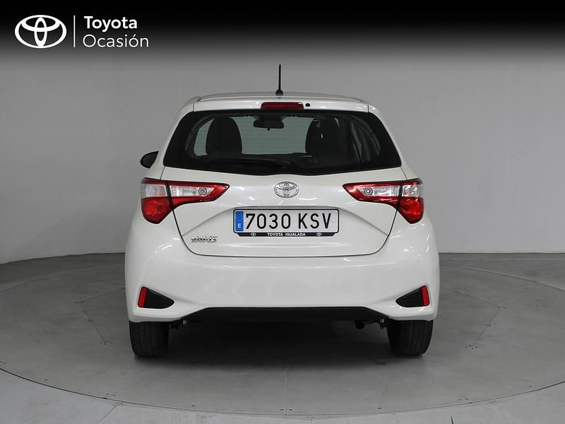 Usado Toyota Yaris Active 111 CV (81 kW) 2019 Blanco Berlina