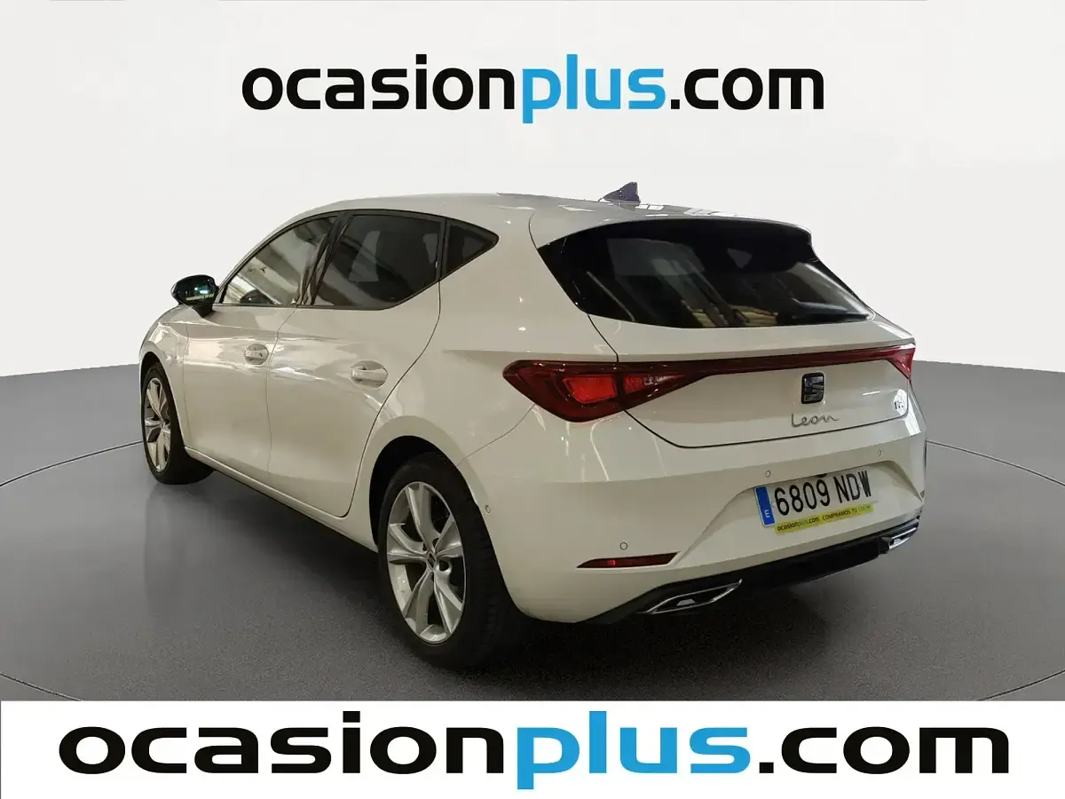 Usado Seat Leon FR 150 CV (110 kW) 2025 Blanco Berlina