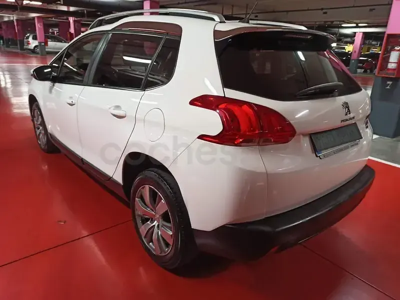 Usado Peugeot 2008 Active 92 CV (67 kW) 2014 Blanco SUV