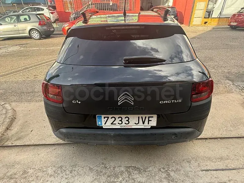 Usado Citroën C4 Shine Edition 100 CV (73 kW) 2016 Negro Berlina