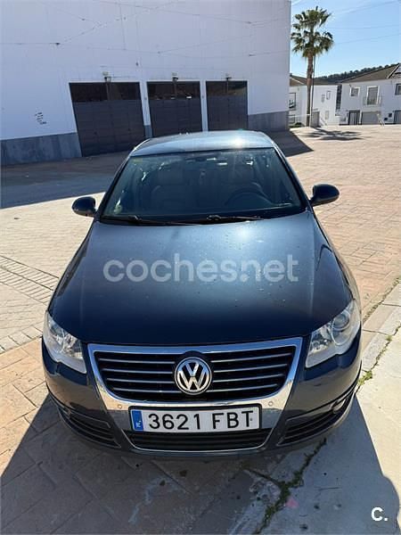 Usado VW Passat Highline 140 CV (102 kW) 2006 Negro Berlina