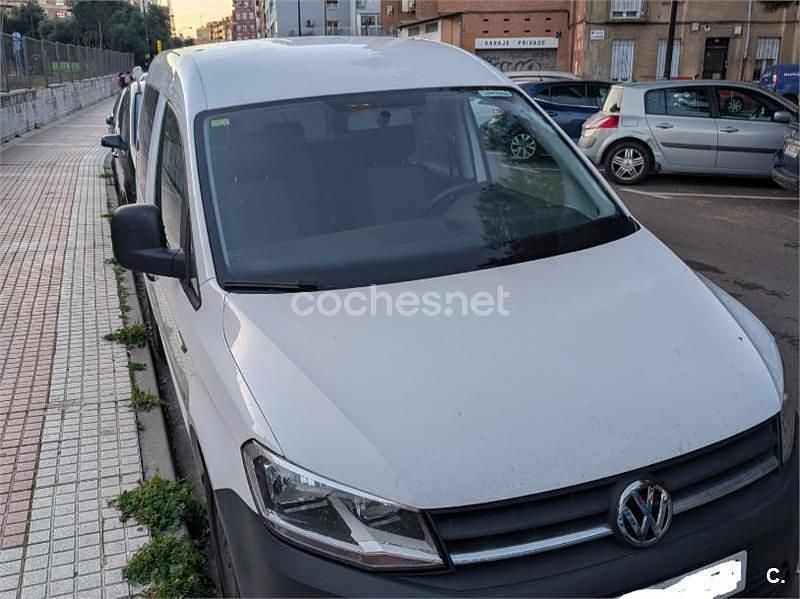 Usado VW Caddy Trendline 102 CV (75 kW) 2018 Blanco Monovolumen