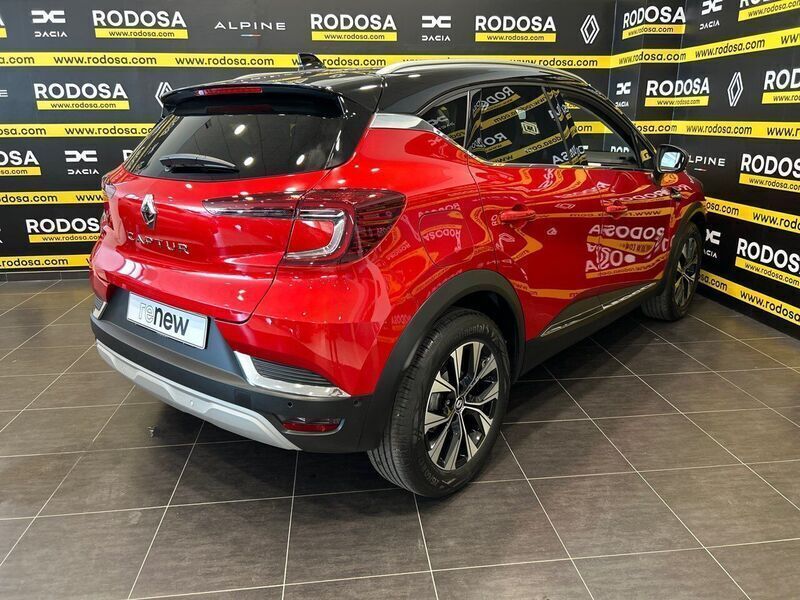 Usado Renault Captur Techno 90 CV (66 kW) 2024 Rojo SUV