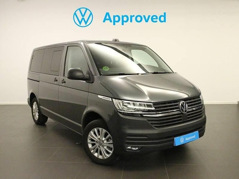 Usado VW Caravelle 110 CV (80 kW) 2024 Gris Monovolumen