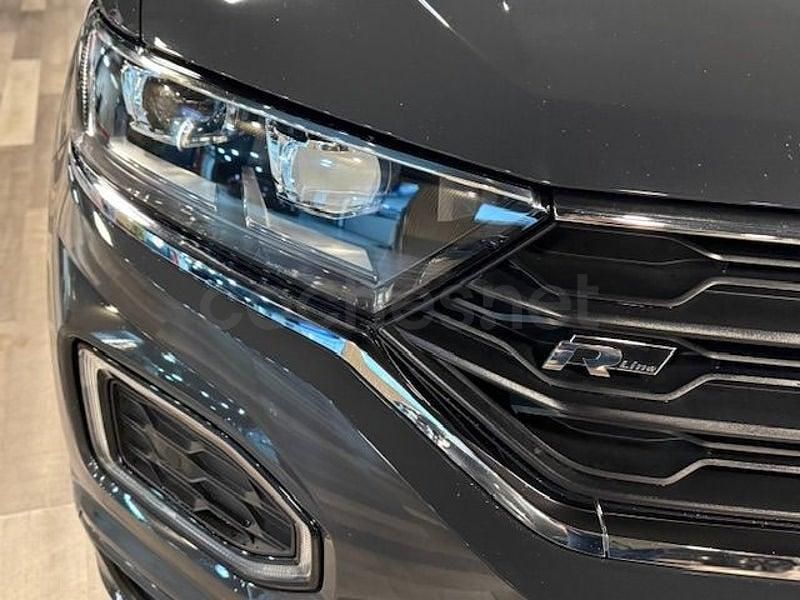 Usado VW T-Roc R-line 150 CV (110 kW) 2022 Gris / plata SUV