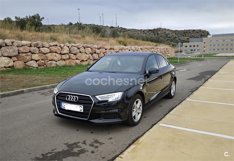 Negro Usado 2019 Audi A3 Design Berlina | 18.000 € (Buen precio) - Imagen 1/4
