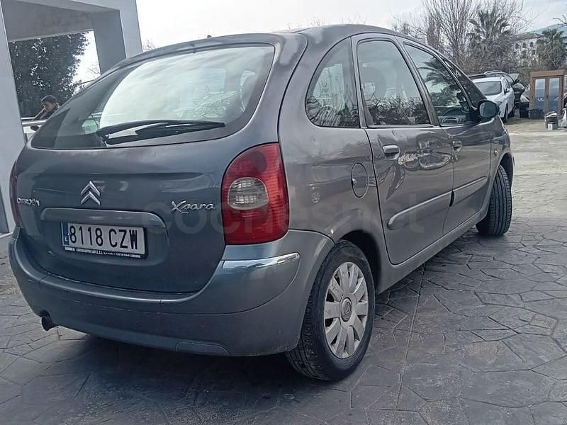 Usado Citroën Xsara Picasso Exclusive 90 CV (66 kW) 2004 Gris / plata Monovolumen