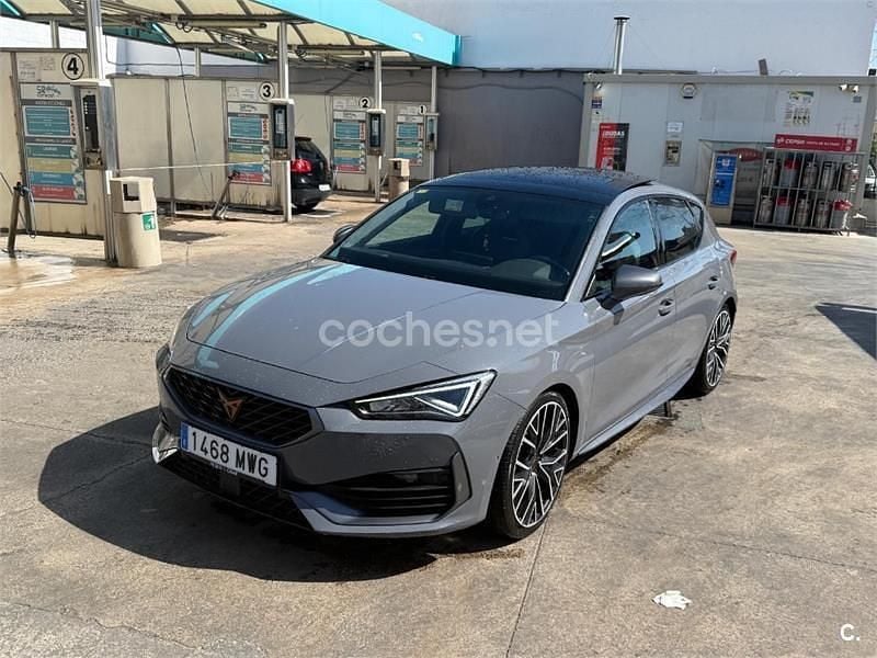 Gris / plata Usado 2023 Cupra Leon Berlina | 31.000 € (Buen precio) - Imagen 1/4