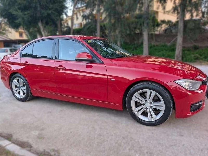 Usado BMW 320 Sport Line 184 CV (135 kW) 2012 Rojo Berlina