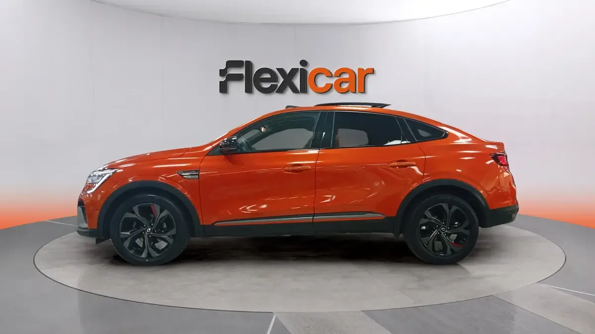 Usado Renault Arkana 145 CV (106 kW) 2022 Granate SUV
