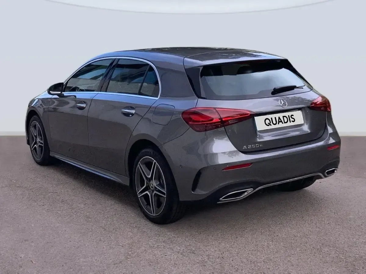Usado Mercedes A250 218 CV (160 kW) 2025 Gris