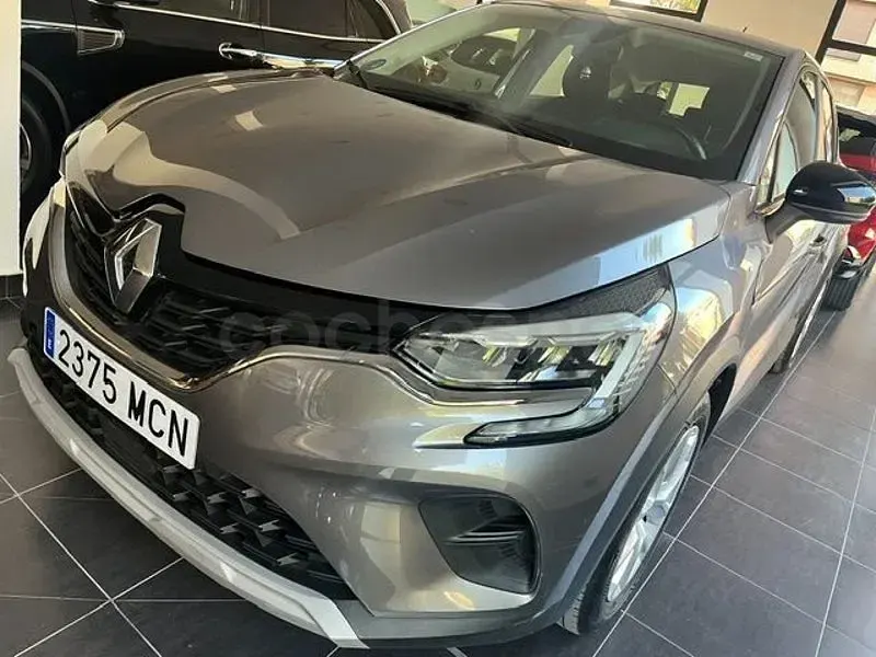 Usado Renault Captur Evolution 160 CV (117 kW) 2022 Gris / plata SUV