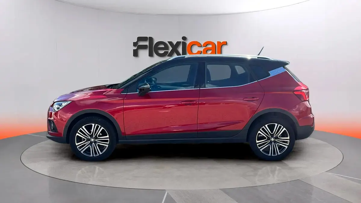 Usado Seat Arona Ecomotive 116 CV (85 kW) 2018 Rojo SUV