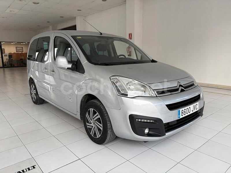 Usado Citroën Berlingo Feel 110 CV (80 kW) 2016 Gris / plata Monovolumen