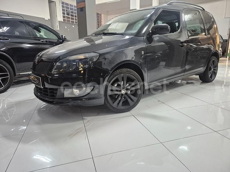 Usado Skoda Roomster 105 CV (77 kW) 2014 Negro Monovolumen