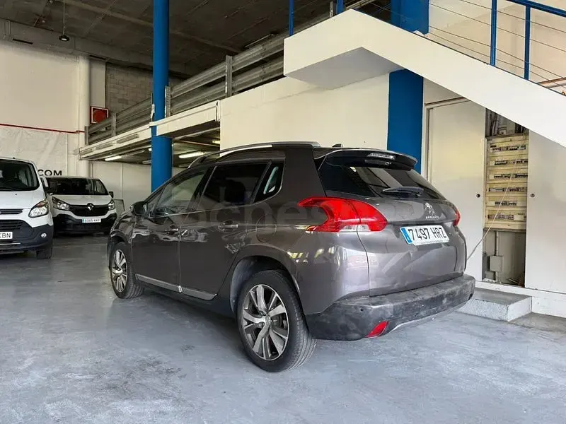 Usado Peugeot 2008 Allure 92 CV (67 kW) 2013 Gris / plata SUV