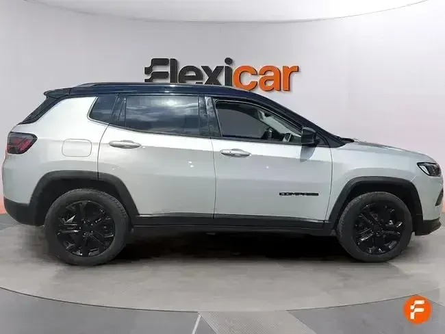 Usado Jeep Compass 130 CV (95 kW) 2022 Gris SUV