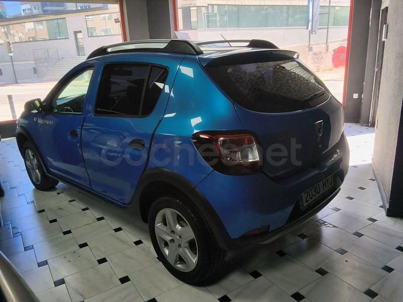 Usado Dacia Sandero Stepway 90 CV (66 kW) 2014 Azul Berlina
