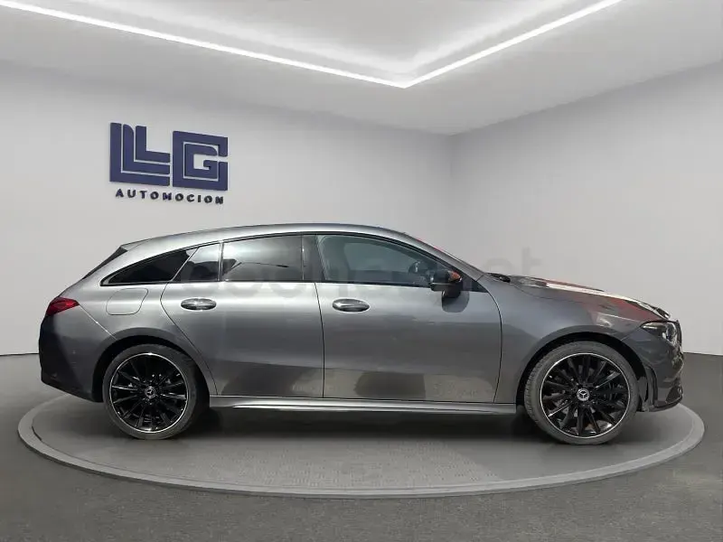 Usado Mercedes CLA250e Shooting Brake 218 CV (160 kW) 2022 Gris / plata Familiar