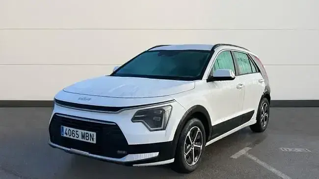 Usado Kia Niro 141 CV (103 kW) 2022 Blanco SUV