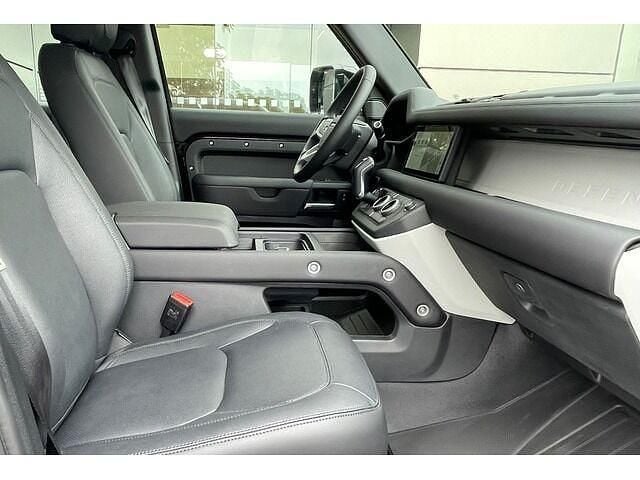 Usado Land Rover Defender S 250 CV (183 kW) 2024 Negro SUV