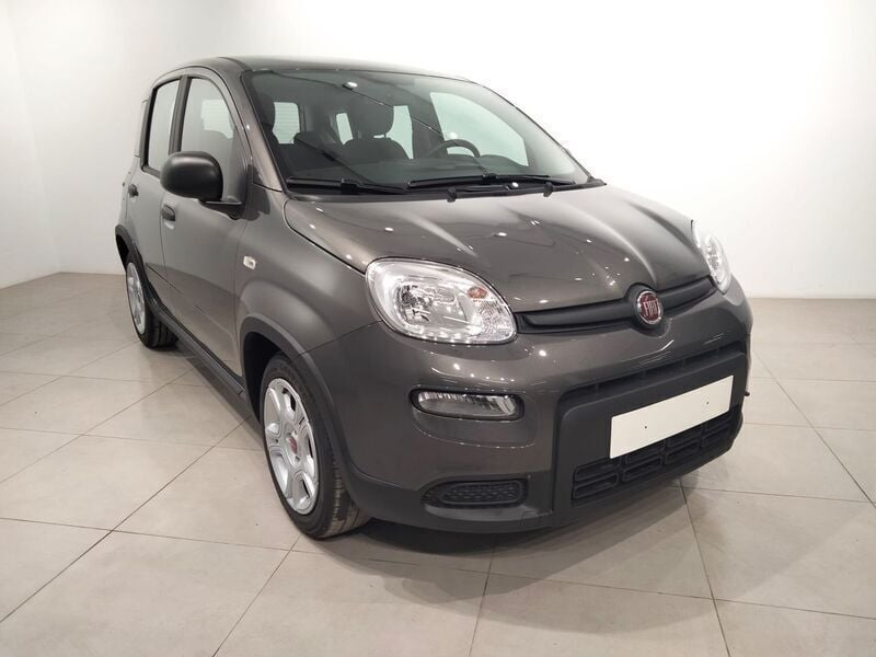 Usado Fiat Panda 70 CV (51 kW) 2024 Gris Utilitario