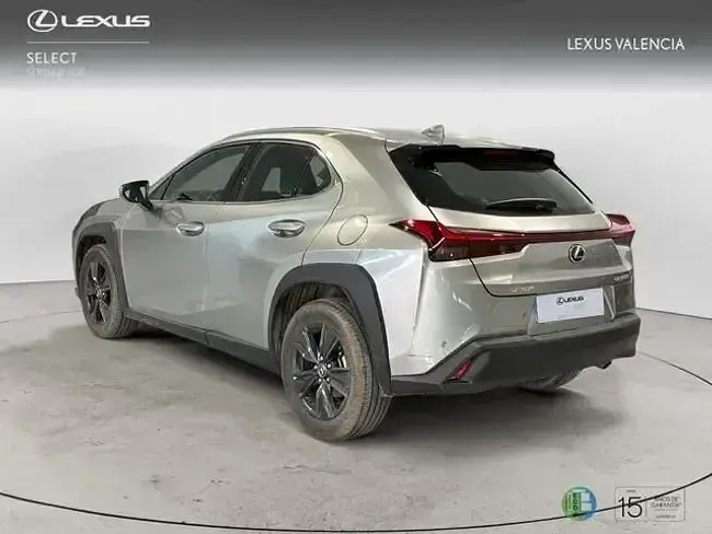 Usado Lexus UX 199 CV (146 kW) 2025 Gris / plata SUV