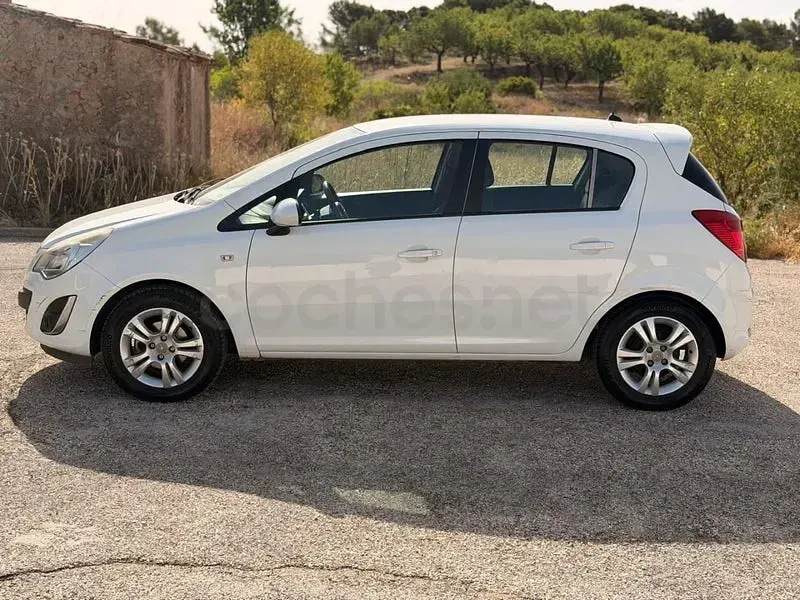 Usado Opel Corsa Expression 85 CV (62 kW) 2012 Blanco Utilitario