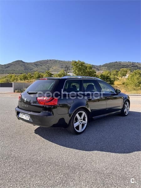 Usado Seat Exeo Sport 143 CV (105 kW) 2011 Negro Familiar