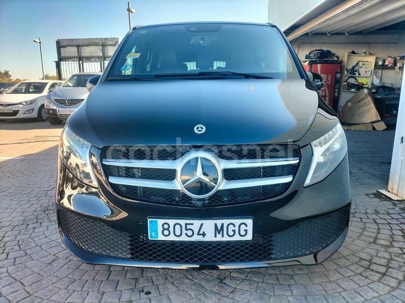 Negro Usado 2023 Mercedes V220 Avantgarde Monovolumen | 49.999 € (Buen precio) - Imagen 1/4