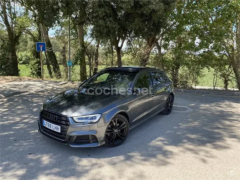Usado Audi A3 150 CV (110 kW) 2021 Gris / plata Berlina